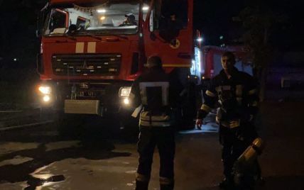 В Киеве вспыхнул пожар в многоэтажке: есть погибший и пострадавшие