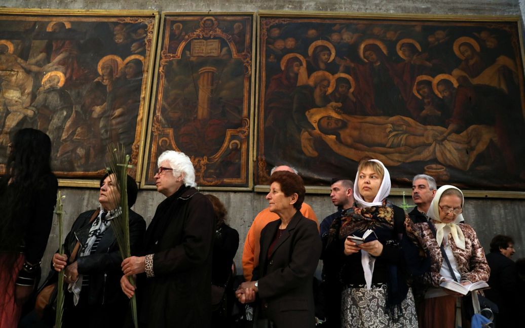 Християни в Храмі Гроба Господня в Старому місті Єрусалима, Ізраїль / © Reuters
