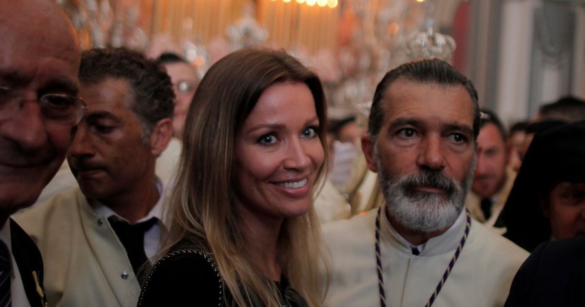 Актер Антонио Бандерас со своей спутницей Кимпел в церкви в Малаге, Испания / © Reuters