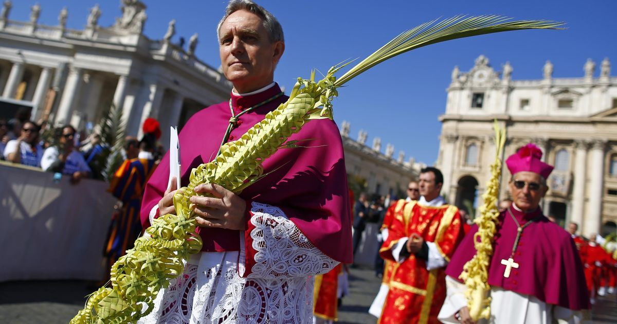 Архиепископ Георг Генсвайн на мессе в Ватикане / © Reuters
