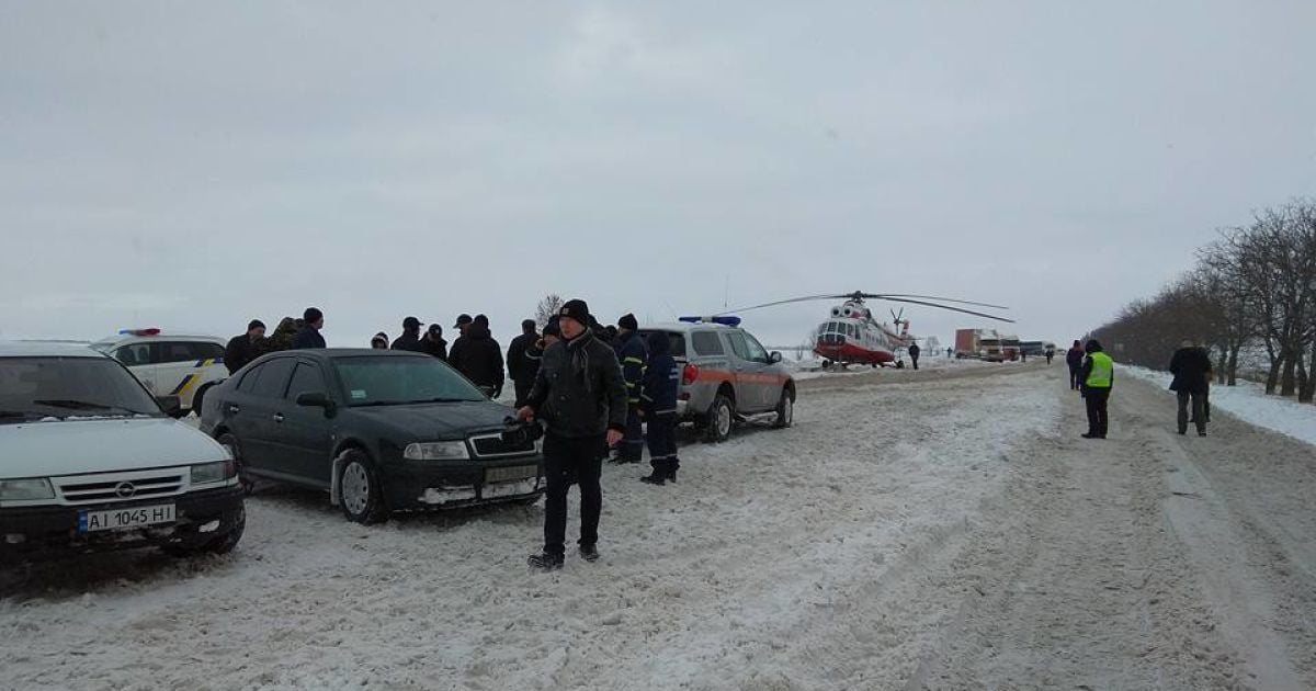 Вертоліт глави Нацполіції остаточно заблокував рух на трасі Київ – Одеса
