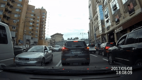 У Мережі з'явилося відео вибуху машини з Тимуром Махаурі у центрі Києва