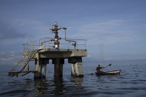 Нафта різко здорожчала після ударів Ізраїлю по Ірану: скільк