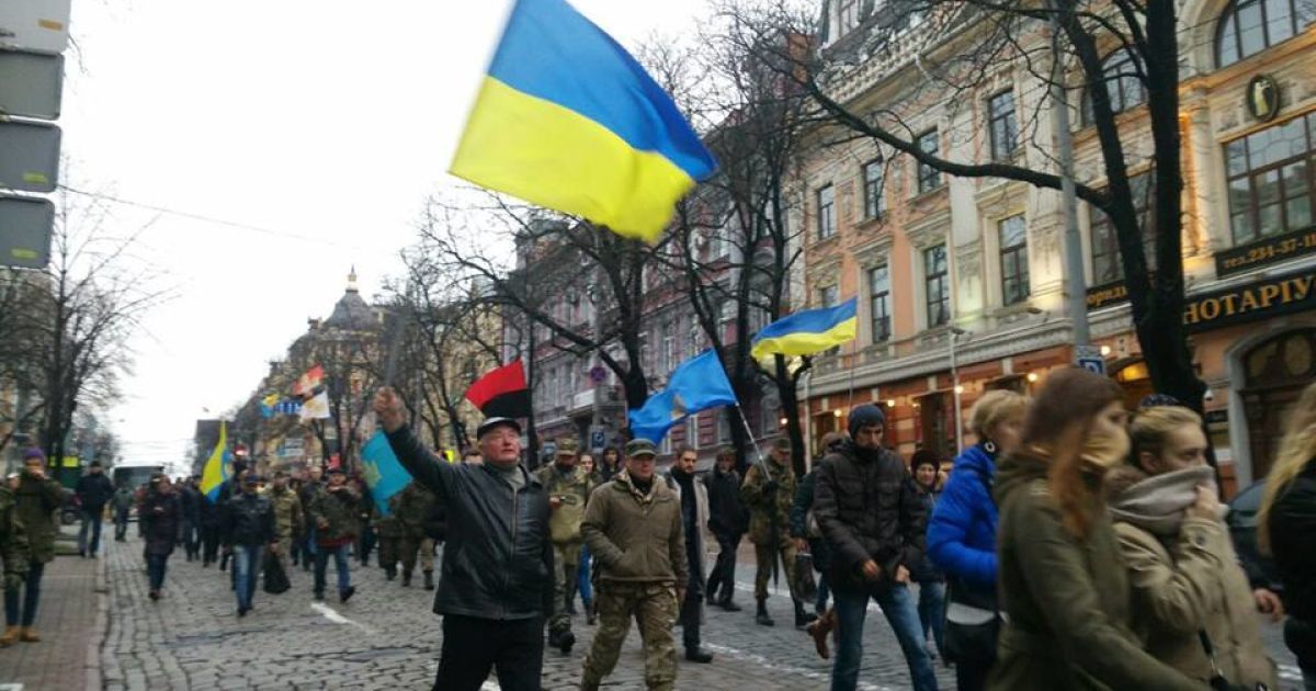 Активісти мітингують у дворі Печерського суду / © Hromadske.tv