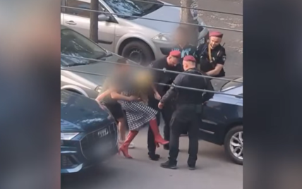 Высунула ноги из машины и включила музыку: в Киеве женщина предстанет перед судом (видео)