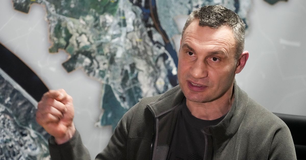 Кличко показав роботу гуманітарного штабу столиці