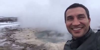 Владимир Кличко записал видео на фоне взрывающегося гейзера