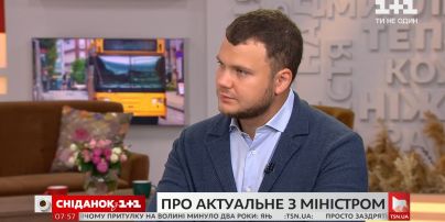 Министр инфраструктуры рассказал о смарт-билете, ремонте дорог и штрафах за перегруженные фуры