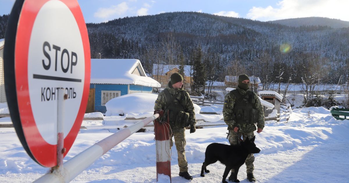 У Харківській області чоловік з чотирма дітьми співмешканки намагався незаконно потрапити до Росії