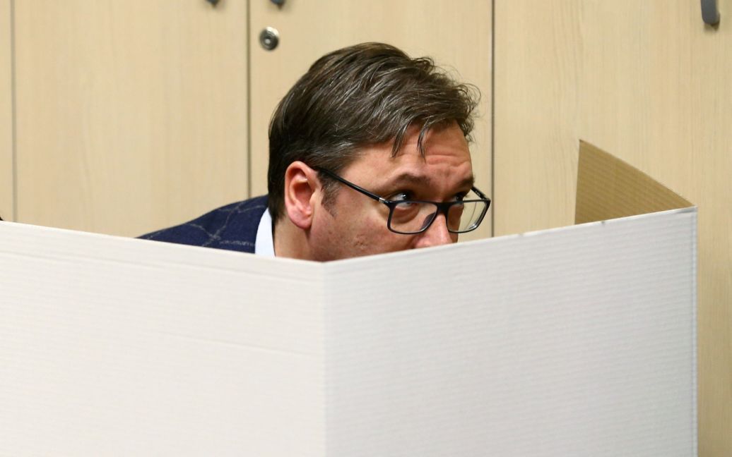 Кандидат в президенти Александр Вучич завітав на голосування / © Reuters