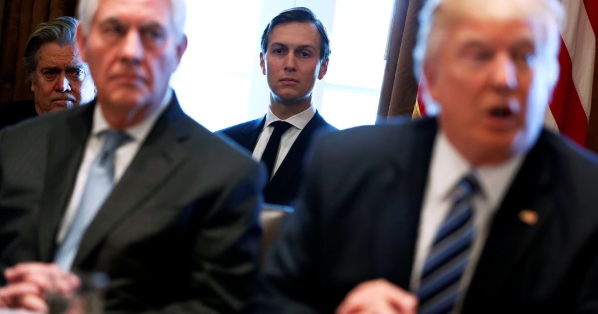 Отложенный скандал в США: судьба президентского зятя будет решаться после заграничного турне Трампа