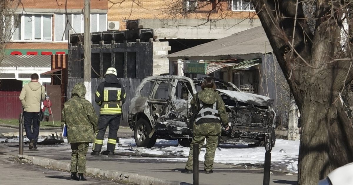 В Мариуполе попрощались с погибшим от взрыва полковником СБУ, а Порошенко наградил его посмертно