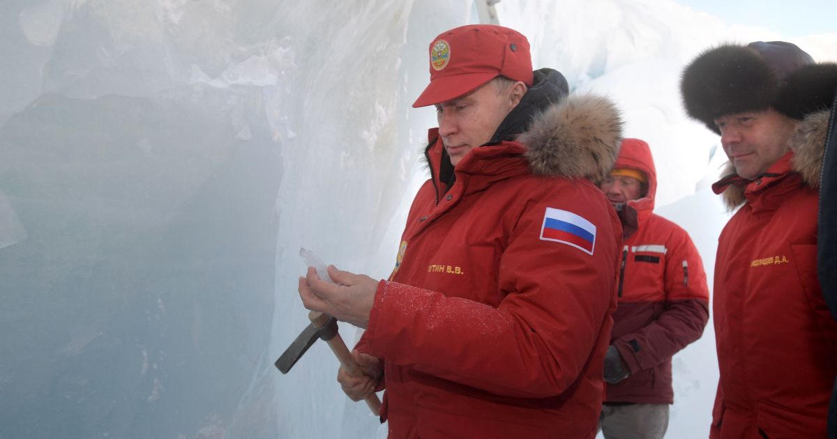 Путін і Медведєв прилетіли в Арктику _10 / © Reuters