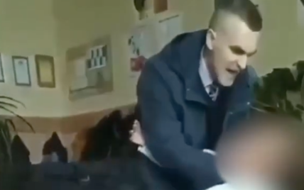 Кричав і хапав за обличчя: на Львівщині вчитель на уроці кидався на дітей – подробиці скандалу