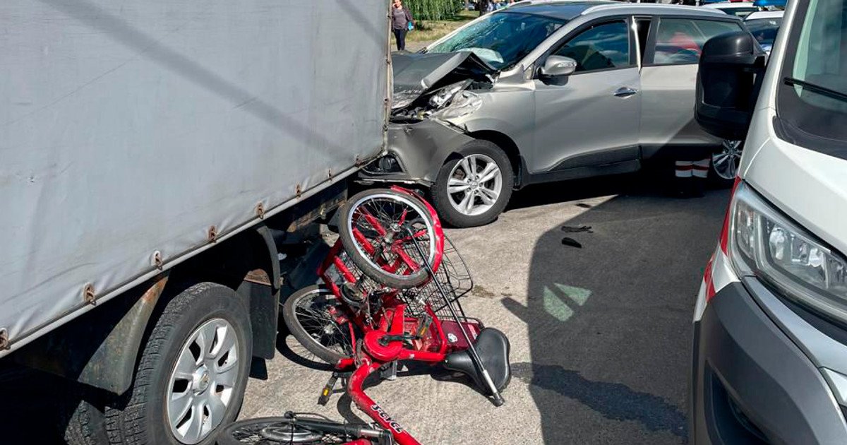 ДТП в Києві з авто і велосипедом