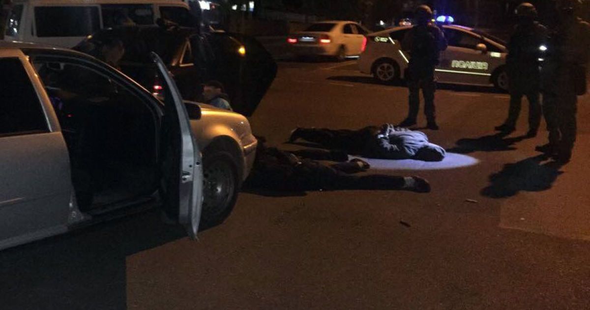 В Кропивницком задержали колонну автомобилей с вооруженными молодчиками