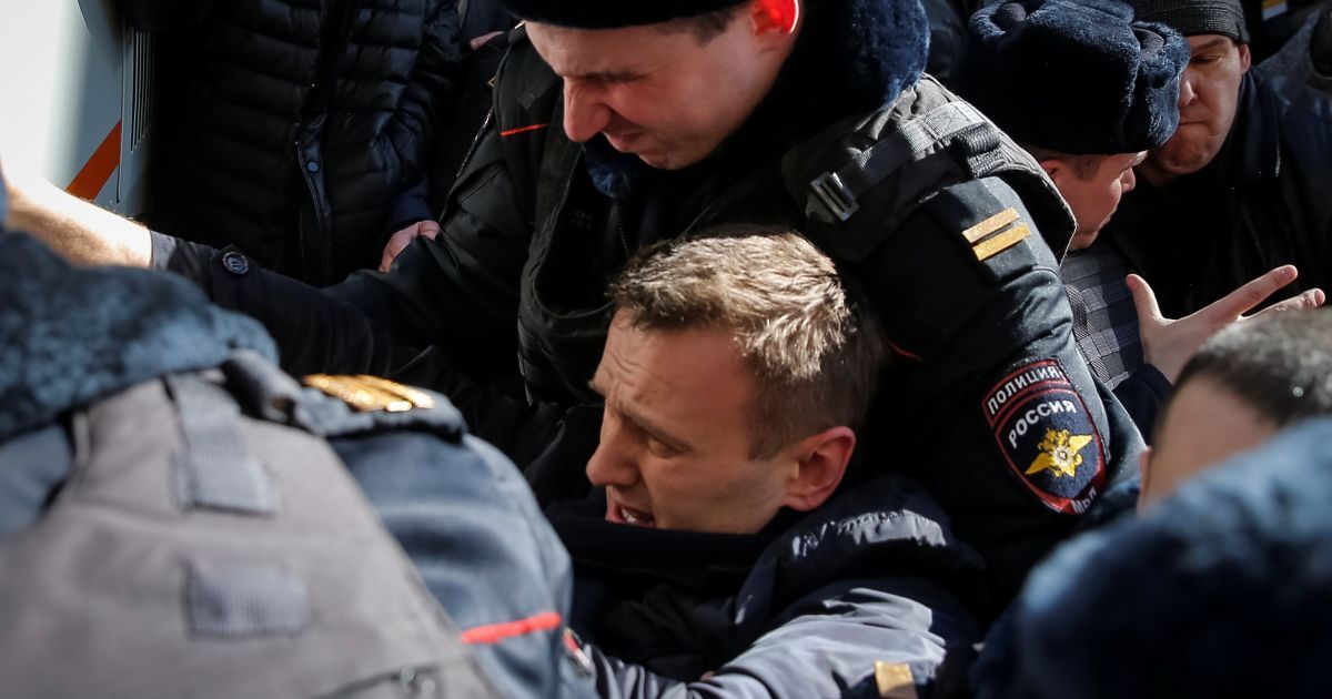 Вашингтон засудив затримання мітингарів із Навальним у Росії, їхня кількість перевалила за тисячу