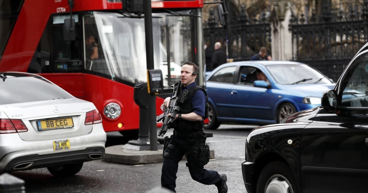 Поліція направила антитерористичний спецназ на місце стрілянини у Лондоні. Що наразі відомо про подію
