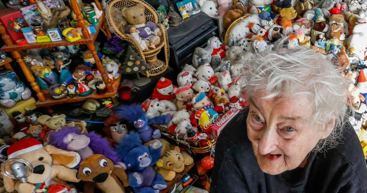 "Навсегда в детстве". В Бельгии 86-летняя бабушка держит коллекцию из более 20 тысяч игрушек