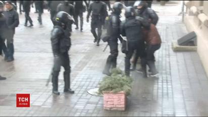 2 українців, які брали участь в акціях протесту в Білорусі, депортують