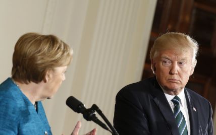 В Белом доме впервые прокомментировали отказ Трампа пожать руку Меркель