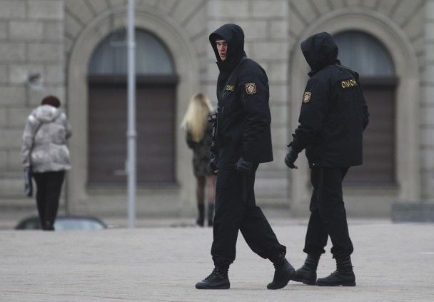 Співробітники білоруського Омону в Мінську. / © Reuters