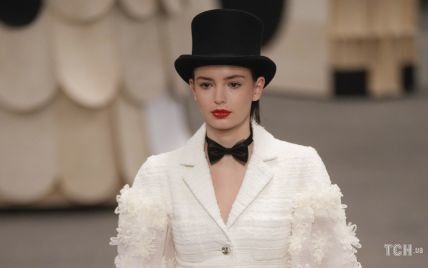 Голые модели на London Fashion Week 2012 показали шляпы (фото)