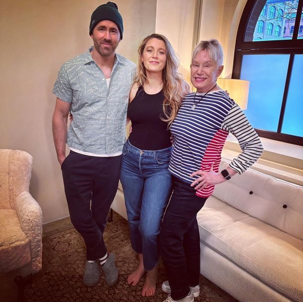 Блейк Лайвлі, Раян Рейнольдс та його мама / © instagram.com/blakelively
