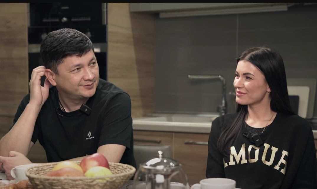 Виталий Ким с женой / © 