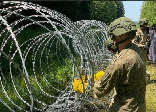 Латвія оголошує надзвичайну ситуацію та закриває один із переходів у прикордонних з Росією регіонах