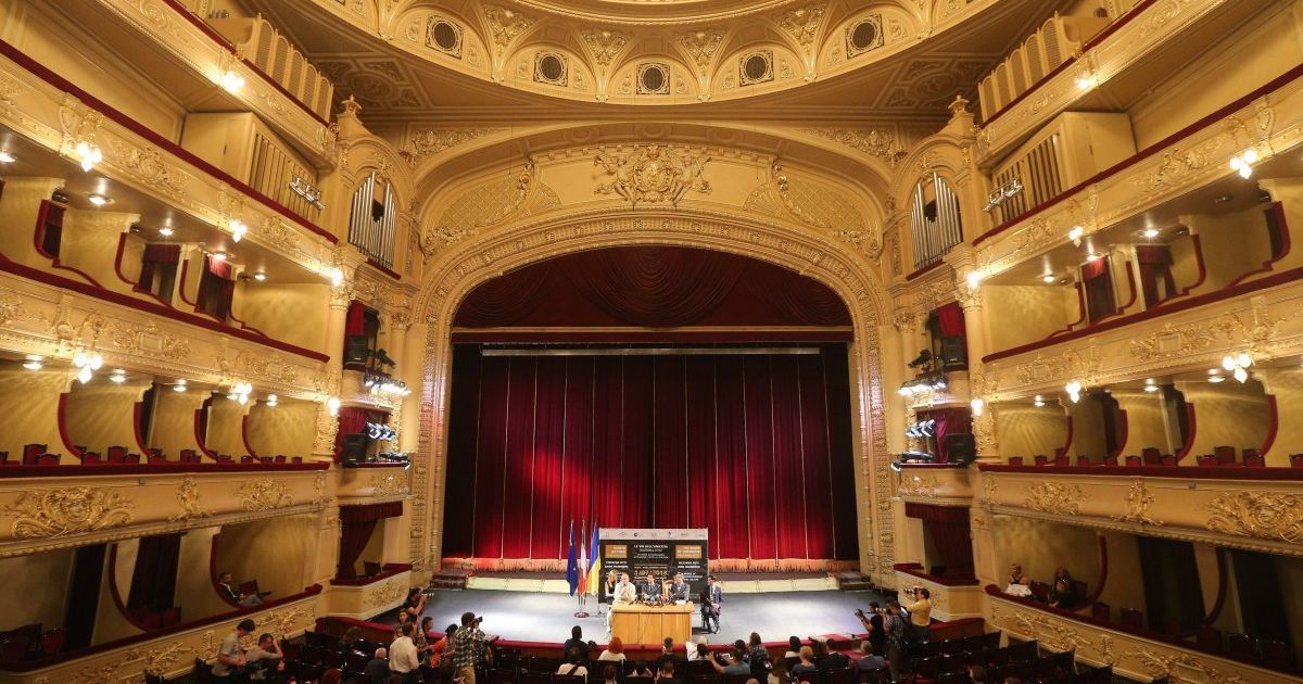 Новый карантинный сезон в опере: когда можно посетить спектакль и какие новые правила ввели