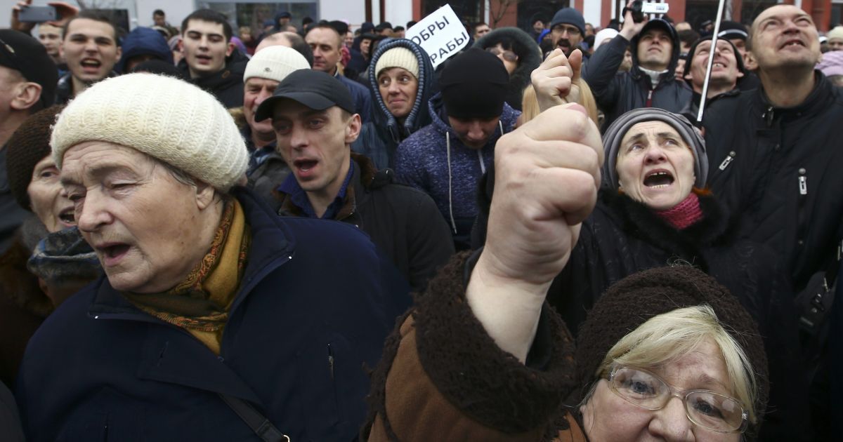 "Почти революция" в Беларуси: балансирование Лукашенко и страх Путина перед новым Майданом - Forbes
