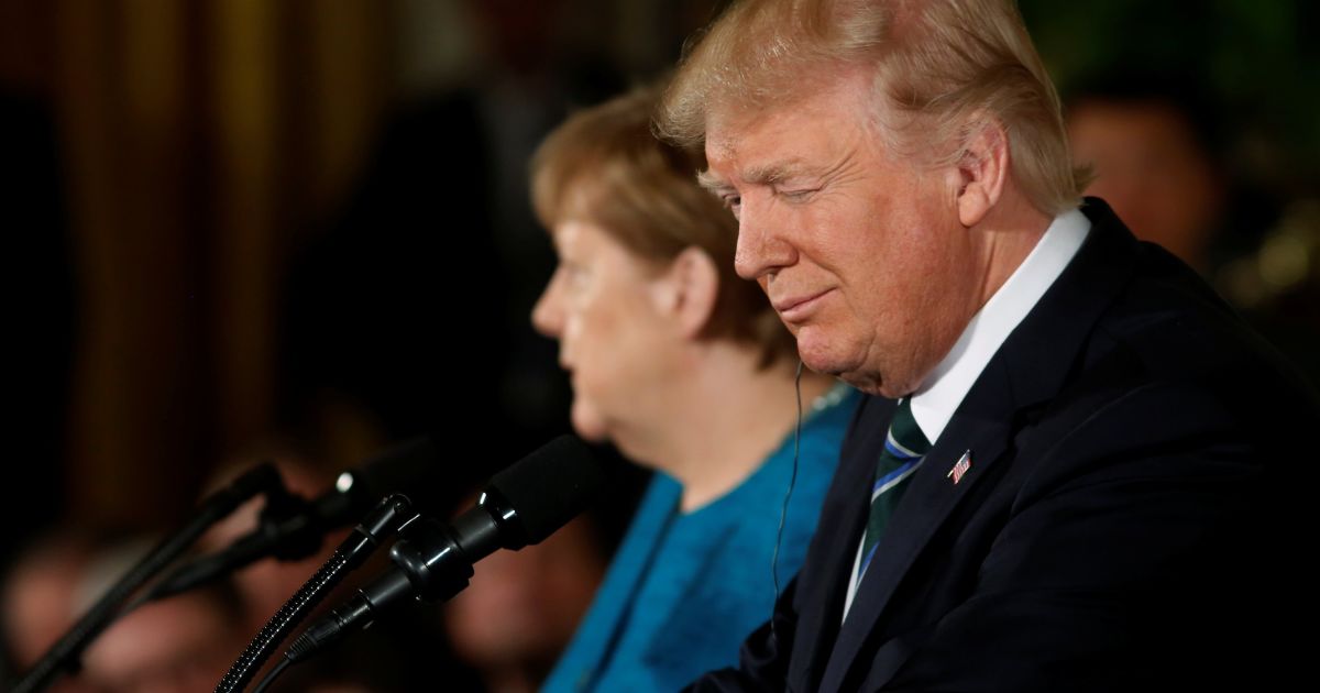 Меркель и Трамп по телефону обсудили ситуацию в Сирии и на Востоке Украины