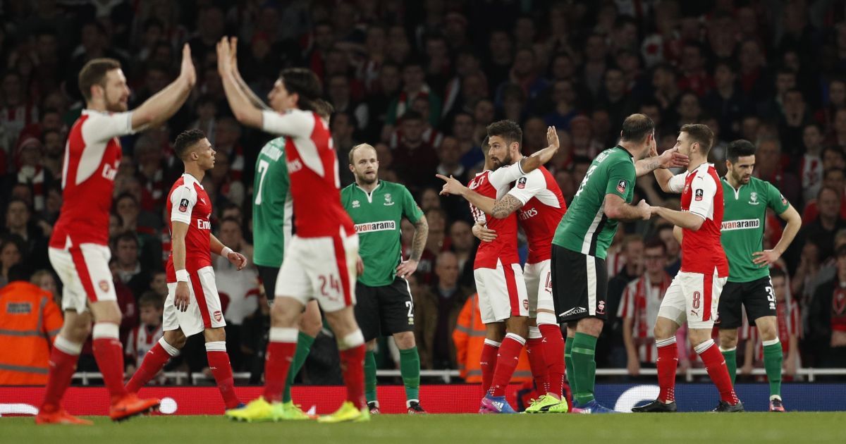 "Арсенал" разгромил "чертей" и вышел в полуфинал Кубка Англии