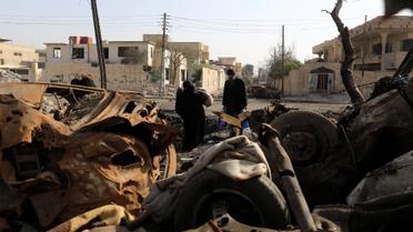 Мирные жители покидают город, пока продолжается противостояние сил Ирака и "ИГ" в Западном Мосуле / © Reuters