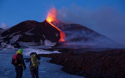 Могущественный вулкан Этна вновь активизировался: из-за извержения лавы ранено 10 человек – СМИ