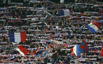 Фанаты "Лиона" и "Ромы" устроили жестокие разборки после матча Лиги Европы