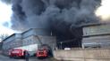 Пожар на пластмассовом заводе под Днепром: спасатели локализовали огонь