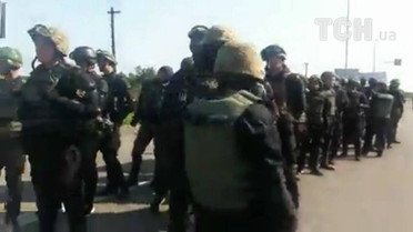 поліція зупнили колону, що їхала зустрічати саакашвілі у житомирській області_1 / © facebook.com/Семен Семенченко