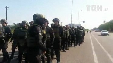 поліція зупнили колону, що їхала зустрічати саакашвілі у житомирській області_3 / © facebook.com/Семен Семенченко