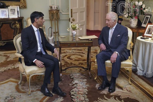 Ріші Сунак та король Чарльз III / © Associated Press