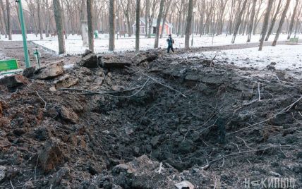 Момент ракетного удара по центральному парку Харькова попал на видео