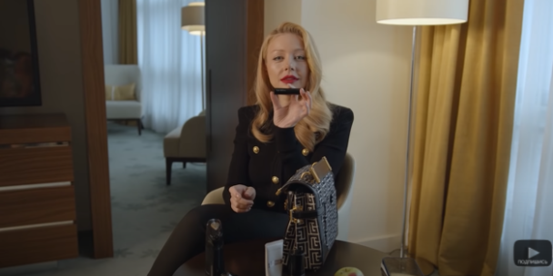 Тіна Кароль показала сумочку / © instagram.com/tina_karol