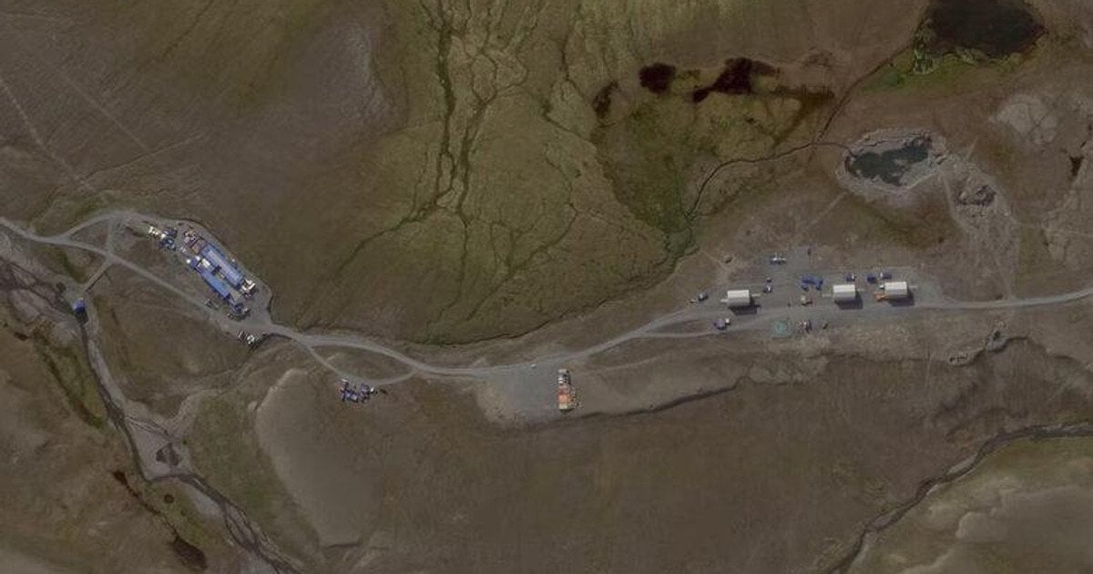 Супутниковий знімок обладнання на випробувальному полігоні Паньково на острові Південний архіпелагу Нова Земля у Баренцевому морі