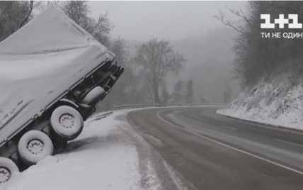 Зимняя непогода парализовала транспорт в Болгарии
