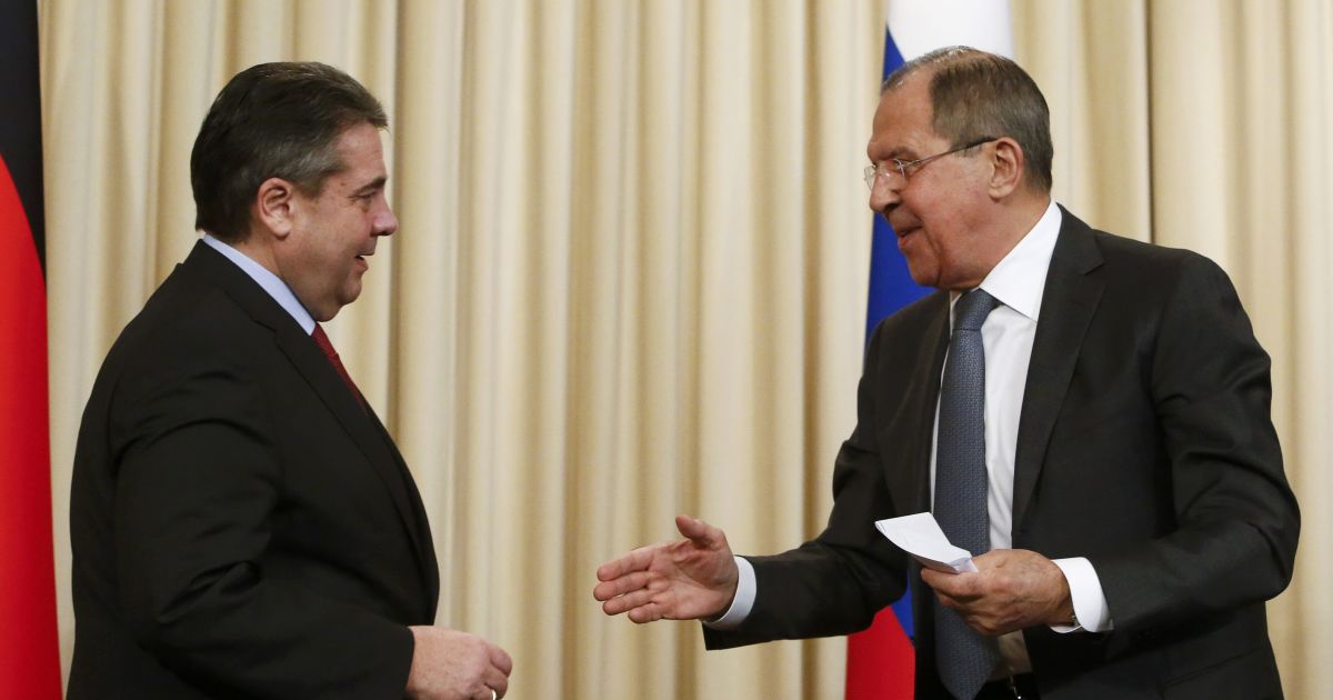 Главы МИД Германии и России хотят привлечь к переговорам по Украине США