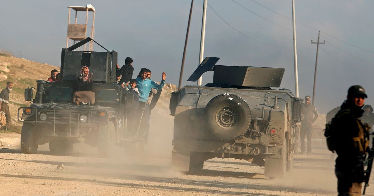 Иракские спецподразделения отбили у боевиков "ИГ" ряд правительственных зданий в западном Мосуле