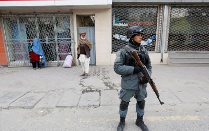 В Кабуле неизвестные напали на крупнейший военный госпиталь