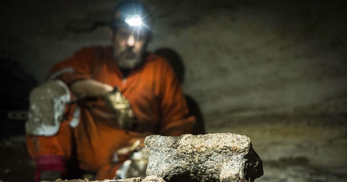 У Великій Британії знайшли рештки 240 дорослих та дітей на місці колишнього універмагу