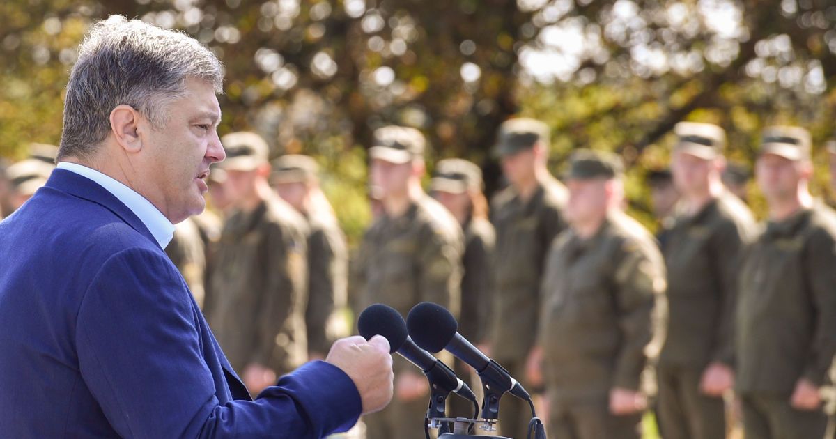 порошенко вручає нагороди віськовим на вінниччині _3 / © Сайт президента України